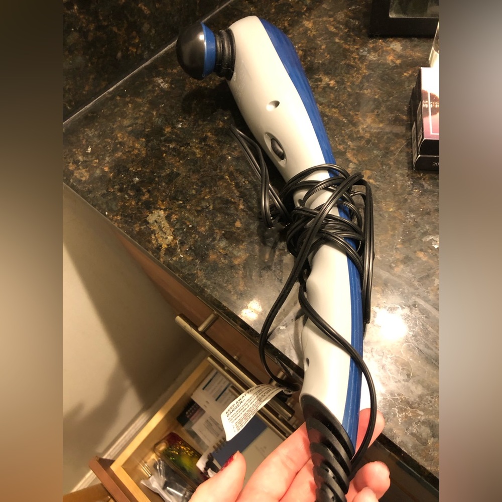 Massage gun (vibrates)